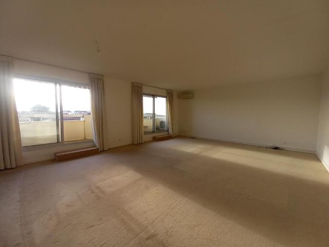 Location Appartement 4 pièces 85m² BORDEAUX 33000