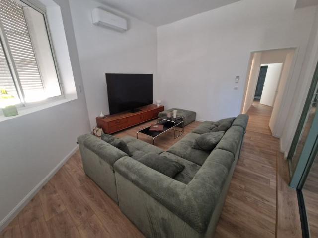 Location Appartement 4 pièces 85m² TOULON 83000