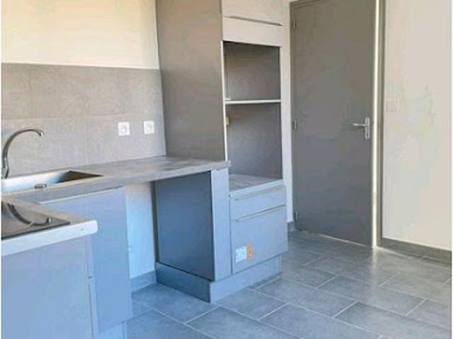 Location Appartement 4 pièces 86 m2 Beziers