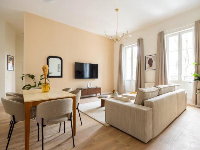 Location Appartement 4 pièces 86m² MARSEILLE 6ème
