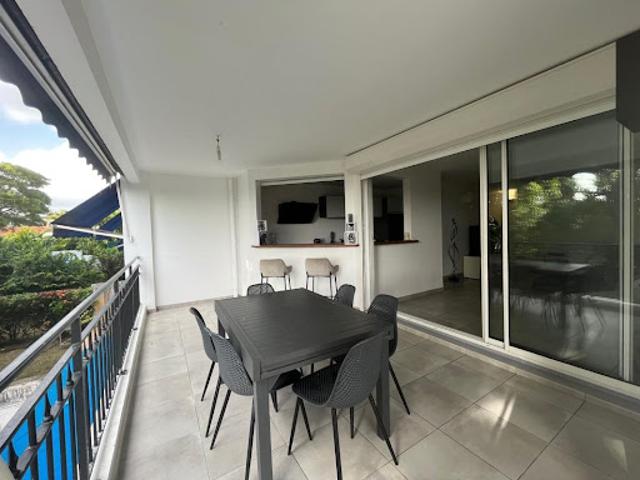 Location Appartement 4 pièces 88.9 m2 Fort de france