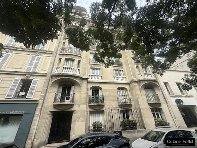 Location Appartement 4 pièces 88.05 m2 Paris 17ème