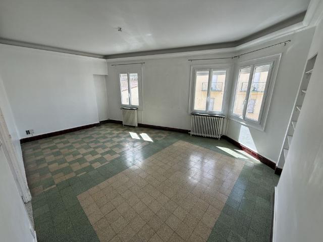 Location Appartement 4 pièces 88m² PERPIGNAN 66000