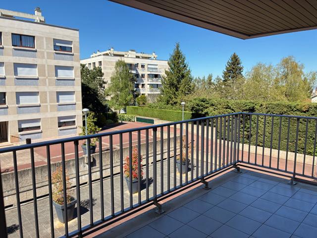 Location Appartement 4 pièces 8904 m²