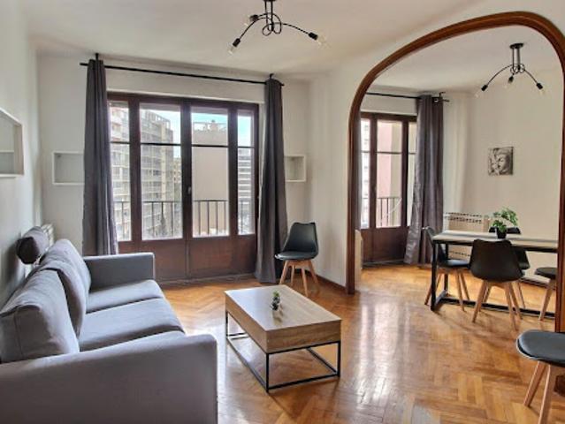 Location Appartement 4 pièces 89.63 m2 Marseille 5ème