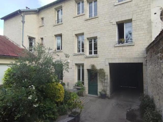 Location Appartement 4 pièces 89.7 m2 Compiegne
