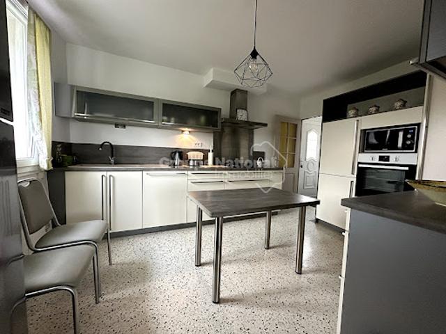 Location Appartement 4 pièces 89.84 m2 Nages et Solorgues