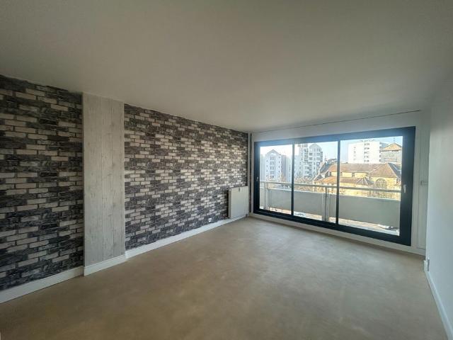 Location Appartement 4 pièces 93m²