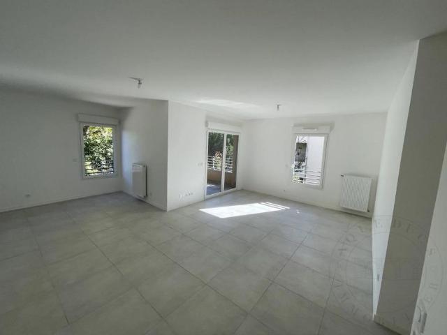 Location Appartement 4 pièces 93m² CHAPONOST 69630