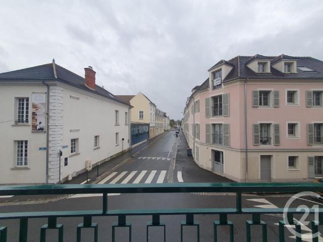 Location Appartement 4 pièces 93m² FONTAINEBLEAU 77300