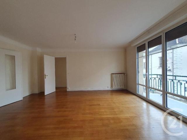 Location Appartement 4 pièces 93m² FONTAINEBLEAU 77300