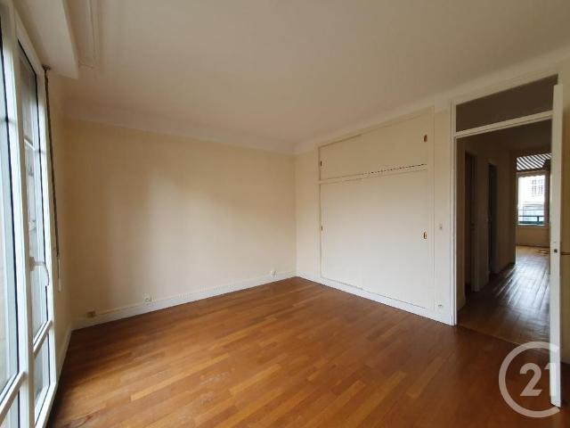 Location Appartement 4 pièces 93m² FONTAINEBLEAU 77300