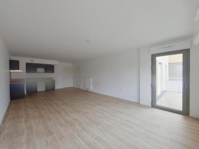 Location Appartement 4 pièces 93m² POITIERS 86000