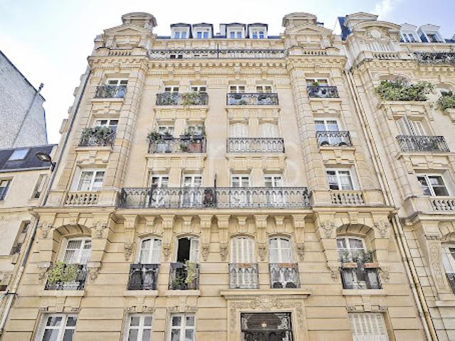 Location Appartement 4 pièces 90.05 m2 Paris 17ème
