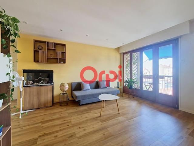 Location Appartement 4 pièces 90.14 m2 Lyon 3ème