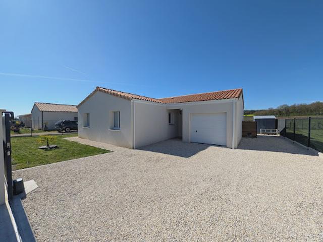 Location Maison 4 pièces 90 m2 Roiffé