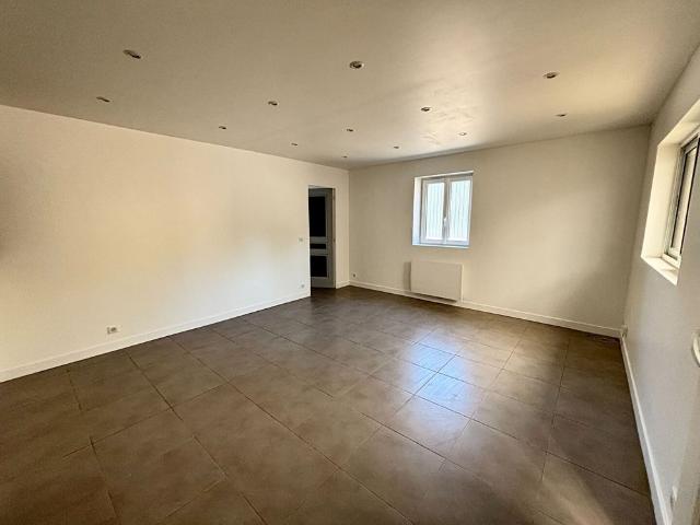 Location appartement 4 pièces, 91.90m², Yèbles