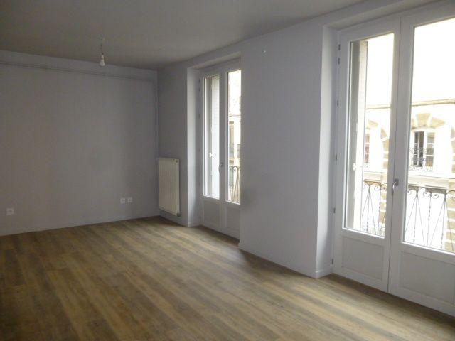 Location Appartement 4 pièces 91m² LE PUY EN VELAY 43000