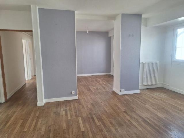Location Appartement 4 pièces 91m² LISIEUX 14100