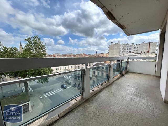 Location Appartement 4 pièces 91m² NIORT 79000