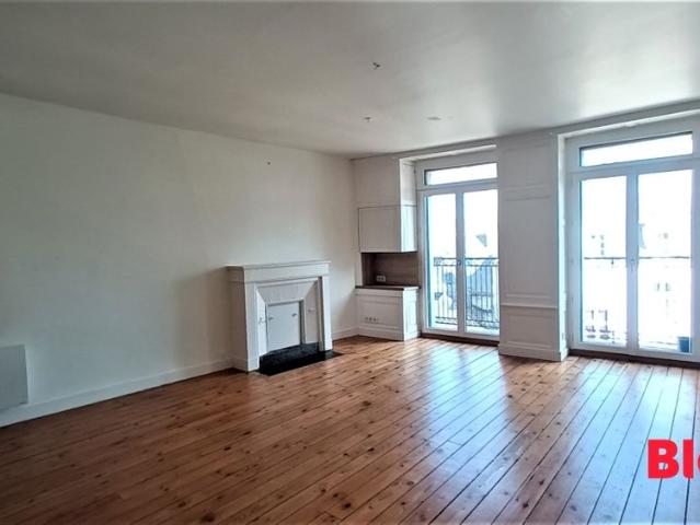 Location Appartement 4 pièces 91m² VANNES 56000