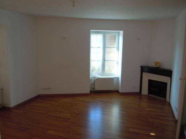 Location appartement 4 pièces 92.6 m² à Mâcon 71000 4 640 €