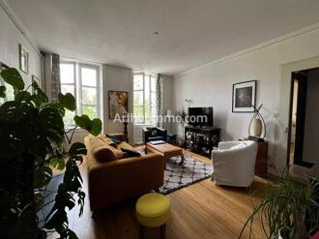Location Appartement 4 pièces 92 m2 à Lons le Saunier