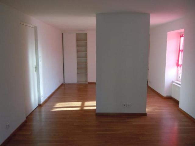 Location Appartement 4 pièces 92m² MACON 71000