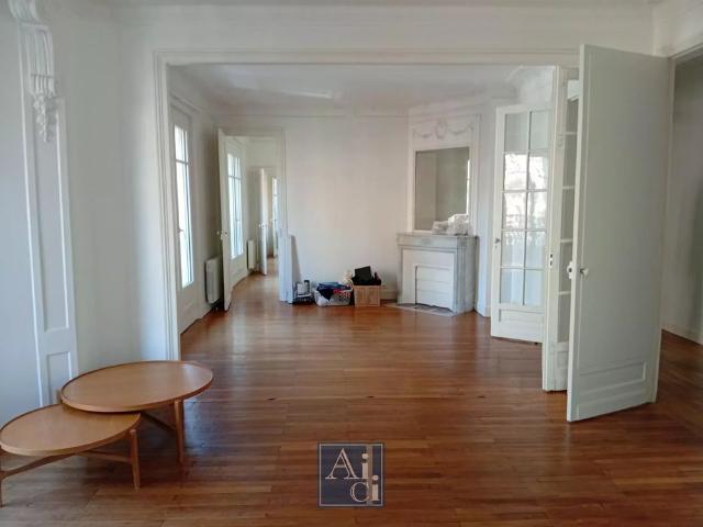Location Appartement 4 pièces 92m² PARIS 6ème