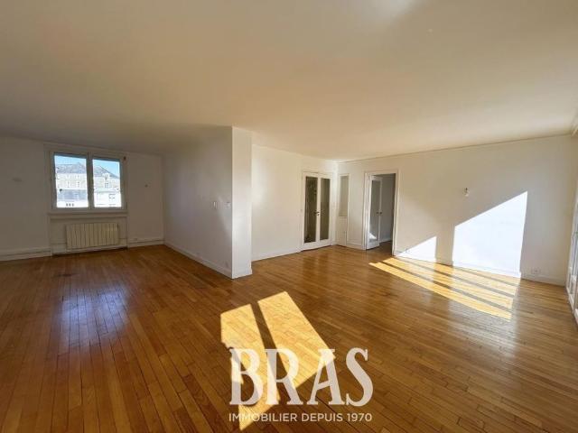 Location Appartement 4 pièces 92m² VANNES 56000