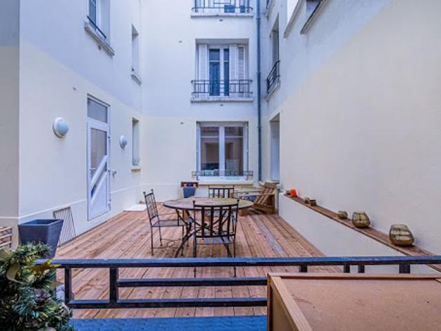 Location Appartement 4 pièces 97 m2 Paris 15ème