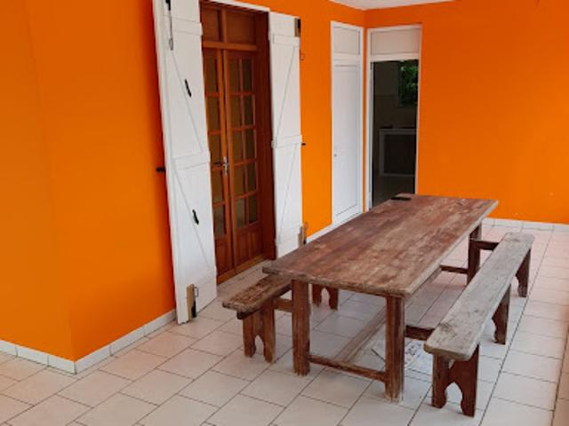 Location Appartement 4 pièces 97 m2 Saint François