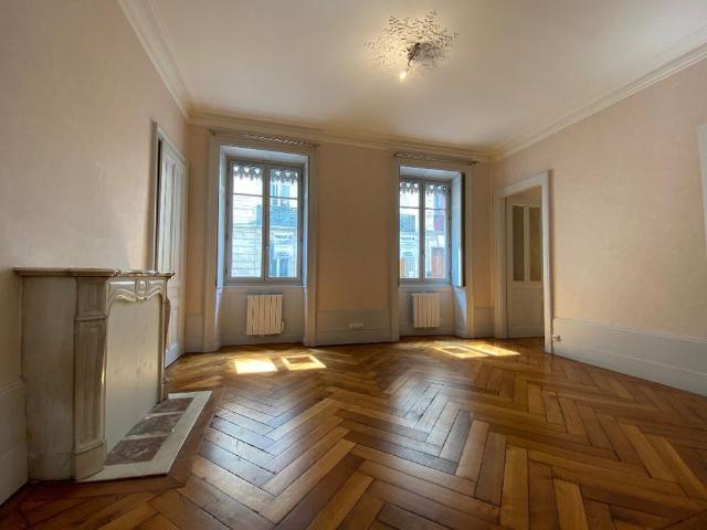 Location Appartement 4 pièces 97m² BESANCON 25000