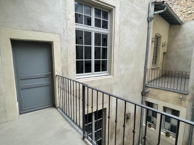 Appartement 4 pièces Nîmes 94.01m² 941€ à louer l'Adresse