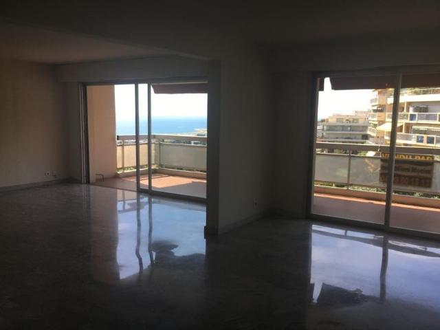 Location Appartement 4 pièces 94m² NICE 06200