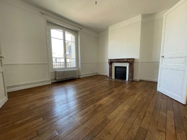 Location Appartement 4 pièces 94m² REIMS 51100