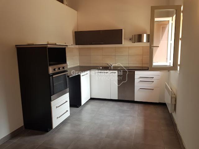 Location Appartement 4 pièces 95.47 m2 Le Luc