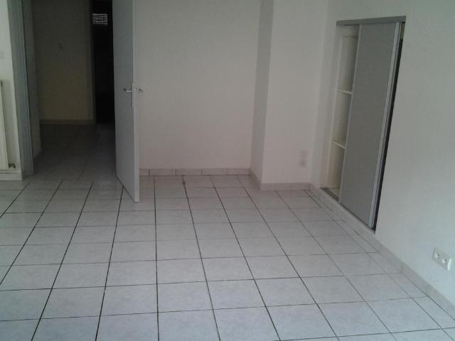 Location: Appartement 4 pièces 96 m2 – QUINCEY