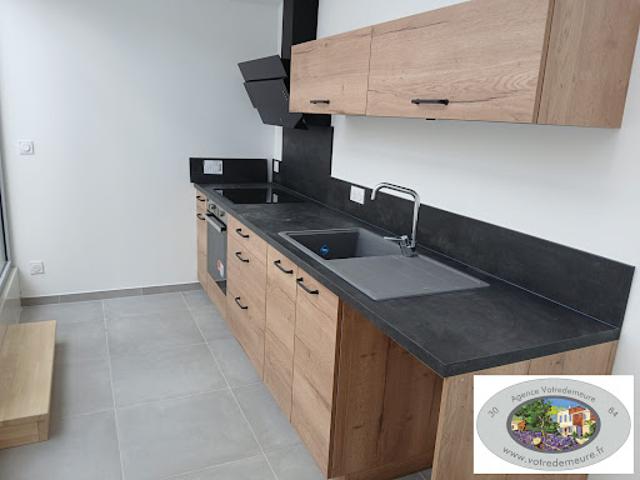 Location Appartement 4 pièces 96 m2 Saint André de Roquepertuis