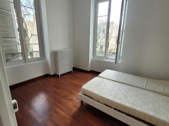 Location Appartement 4 pièces 96m² VICHY 03200