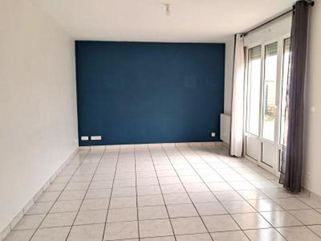 location appartement 4 pièces 98 m2 yonne 89100 780 €