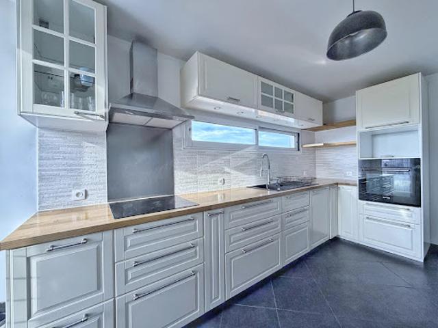 Location Appartement 4 pièces 98 m2 Nanterre