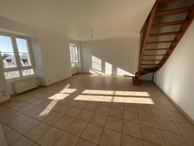Location Appartement 4 pièces 98m² BOURGES 18000