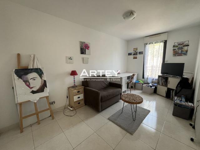 Location Appartement 4 pièces 98m² HYERES 83400