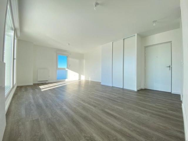 Location Appartement 4 pièces 98m² ORLEANS 45000