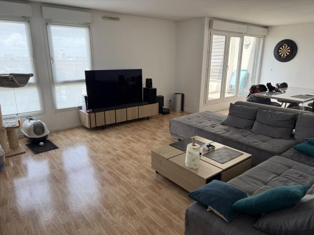 Location Appartement 4 pièces 98m² LILLE 59800