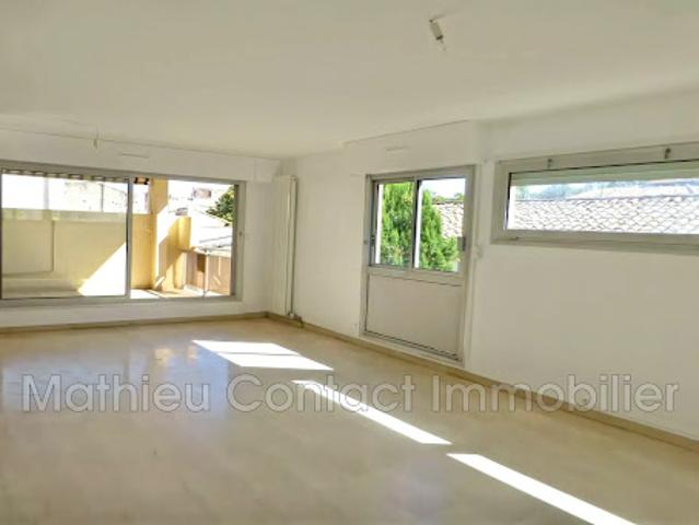 Location Appartement 4 pièces 99.06 m2 Nimes