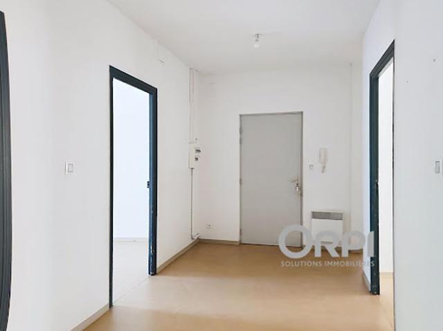 Location Appartement 4 pièces 99.17 m2 Prades