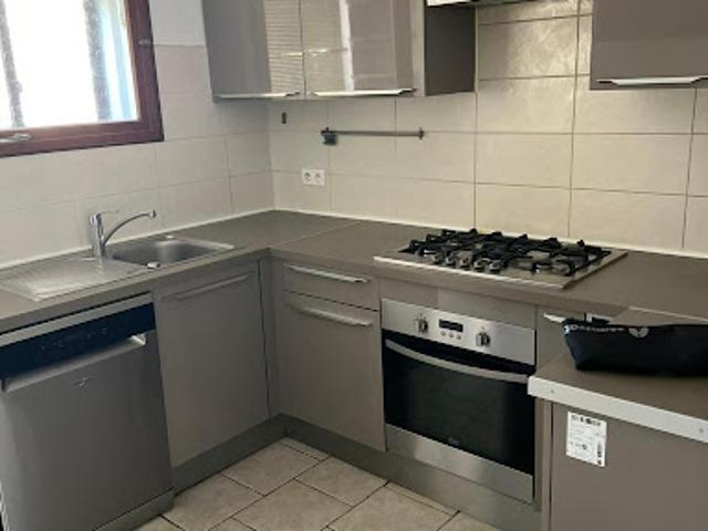 Location Appartement 4 pièces 99 m2 Marseille 12ème