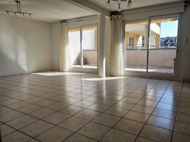 Location Appartement 4 pièces 100.04 m2 Espalion